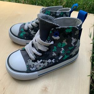 Converse Boys shoes, Size 6